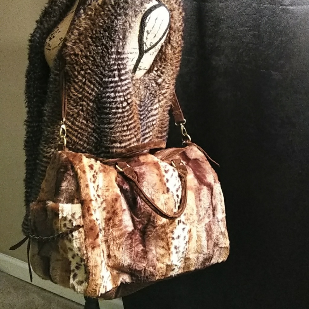 💥FINAL SALE💥 Large Faux Fur Bag